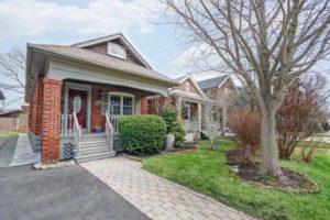 Toronto Detached Bungalow Now SOLD on Sixth Street. Presented by Dawna Borg, Broker at Re/Max Premier Inc. (416)987-8000