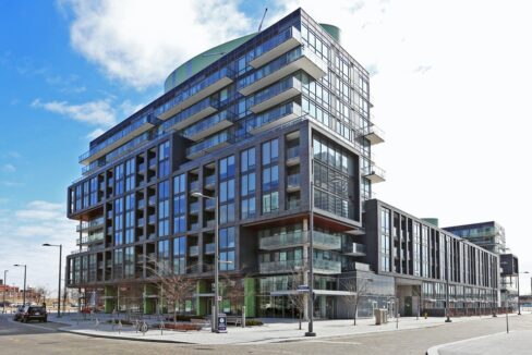 Toronto 455 Front Street 1 bedroom condominium now leased. Presented by Dawna Borg, Broker at RE/MAX Premier Inc., (416)987-8000