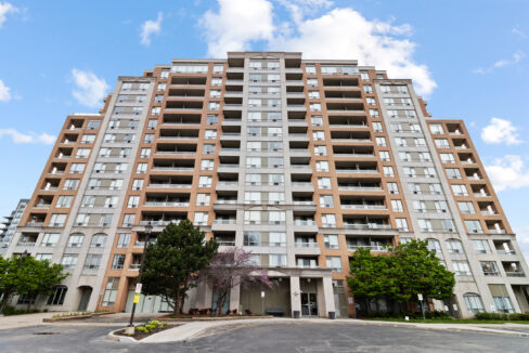1 BDRM Condo for Sale at 9 Northern Heights Dr. Presented by Dawna Borg, Broker and Nikki Borg, Sales Representative at RE/MAX Premier Inc.,  Brokerage (416) 987-8000