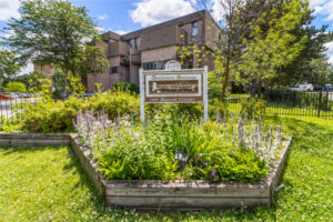 3 Bedroom Condo Townhouse now Sold at Roche Crt. Mississauga. Presented by Dawna Borg, Broker and Nikki Borg, Sales Representative at RE/MAX Premier Inc.,  Brokerage (416) 987-8000