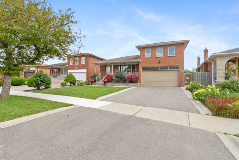 4 Bedroom Detached Bungaloft for now sold on Crabtree Cres. in Mississauga Presented by Dawna Borg, Broker and Nikki Borg, Sales Representative at RE/MAX Premier Inc., Brokerage (416) 987-8000