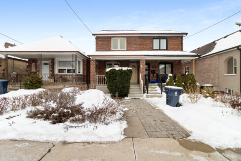 3+1 BDRM semi detached home for sale on Amherst Avenue Toronto. Presented by Dawna Borg, Broker or Nikki Borg, Sales Representative at RE/MAX Premier Inc., Brokerage (416) 987-8000