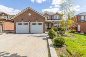 4 Bedroom House for Sale at 57 Vineyard Court Vaughan. Presented by Dawna Borg, Broker and Nikki Borg, Sales Representative at RE/MAX Premier Inc., Brokerage (416) 987-8000