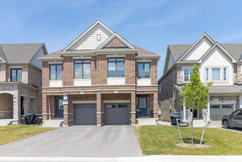 4 Bedroom Semi-Detached Home for Sale 52 Montrose Blvd. Bradford. Presented by Dawna Borg, Broker and Nikki Borg, Sales Representative at RE/MAX Premier Inc., Brokerage (416)987-8000