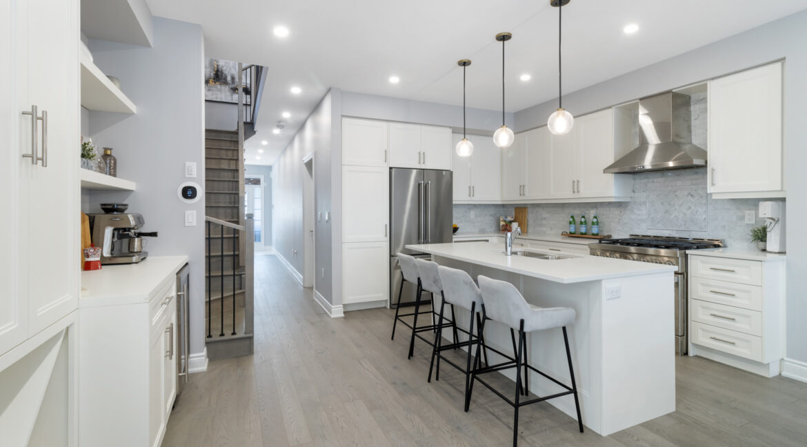52_Montrose_Blvd_019