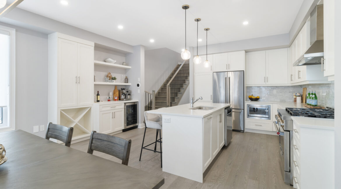 52_Montrose_Blvd_023