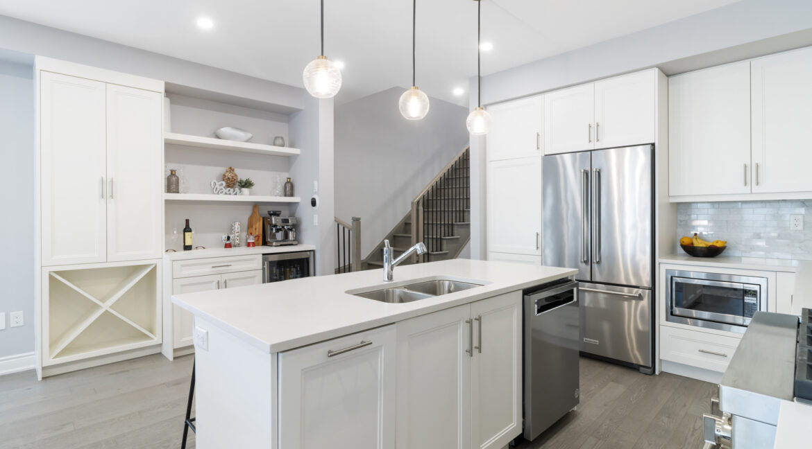 52_Montrose_Blvd_025