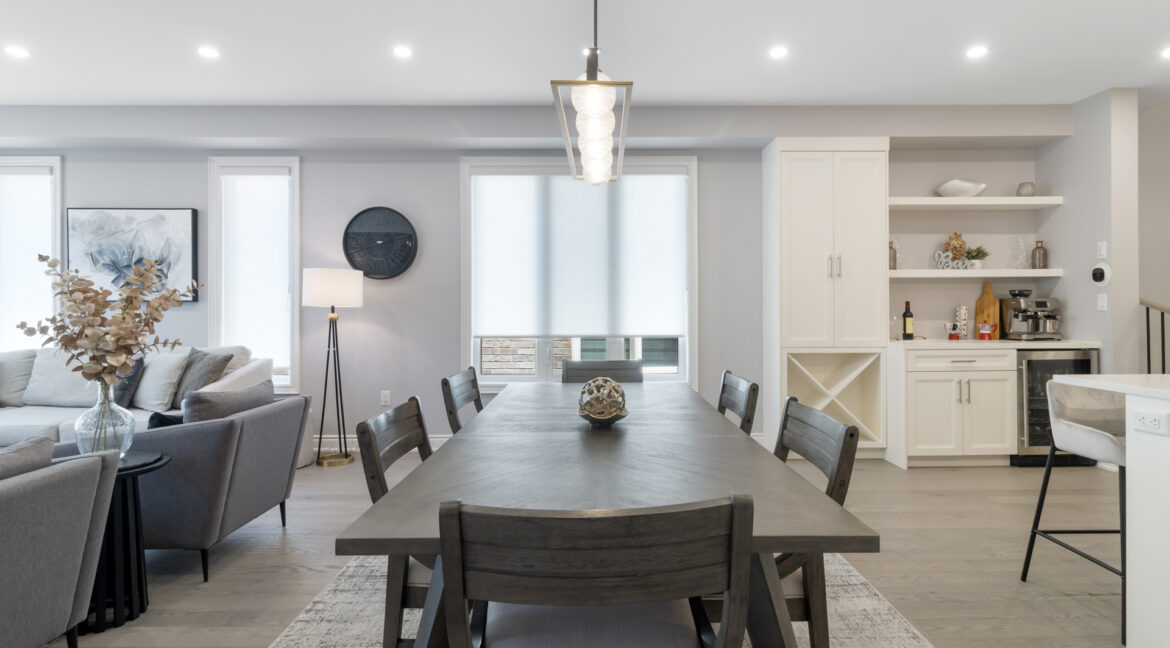 52_Montrose_Blvd_030
