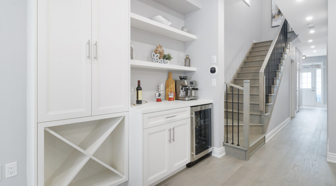 52_Montrose_Blvd_031
