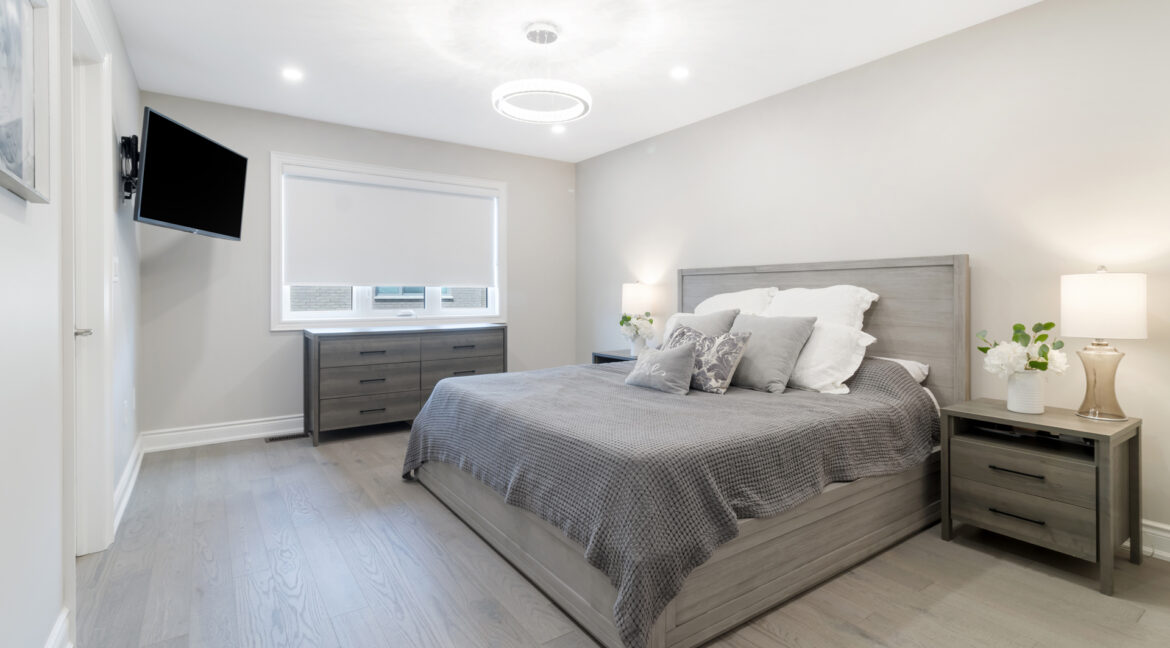 52_Montrose_Blvd_053