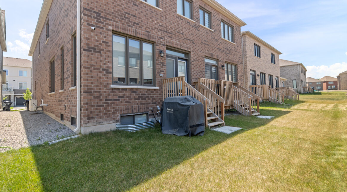 52_Montrose_Blvd_059