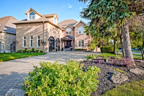 4 Bedroom Detached Home for Sale at 115 Southlawn Dr in Vaughan. Presented by Dawna Borg, Broker Natalie and Vito Bellicoso, Sales Representatives at RE/MAX Premier Inc., Brokerage (416)987-8000