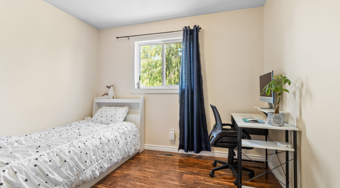 26_Ecclestone_Drive_030