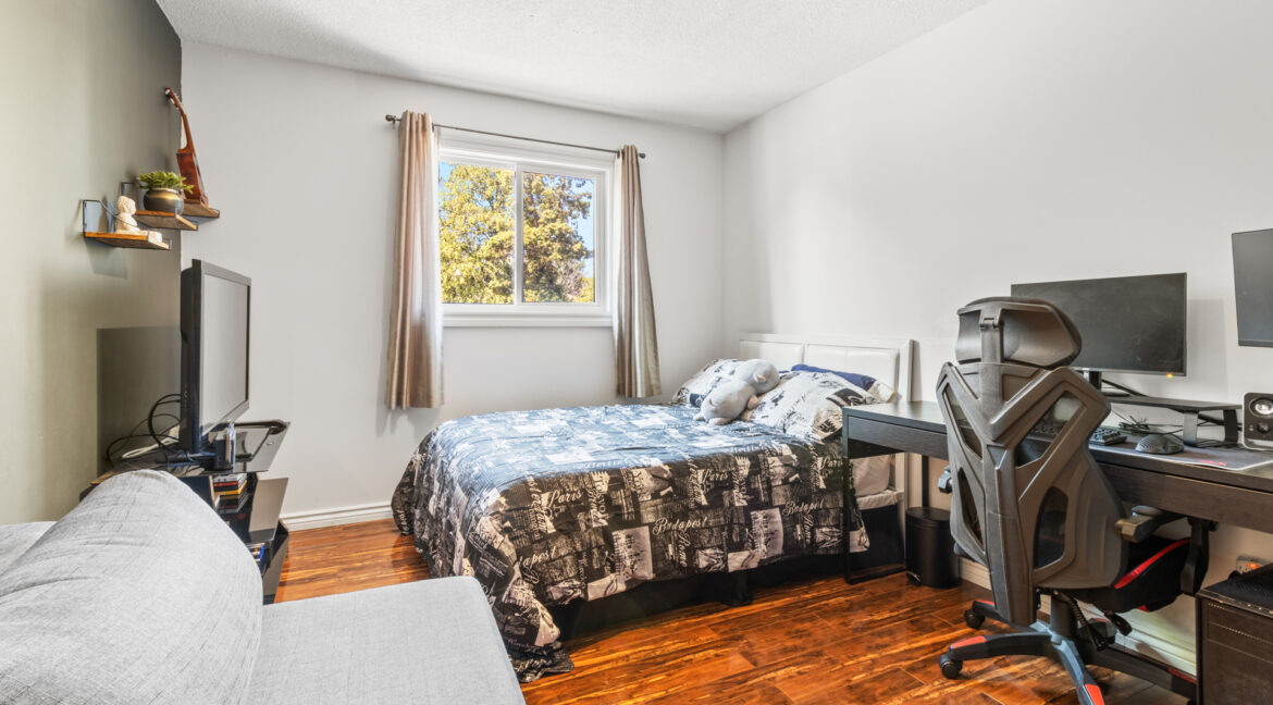 26_Ecclestone_Drive_033