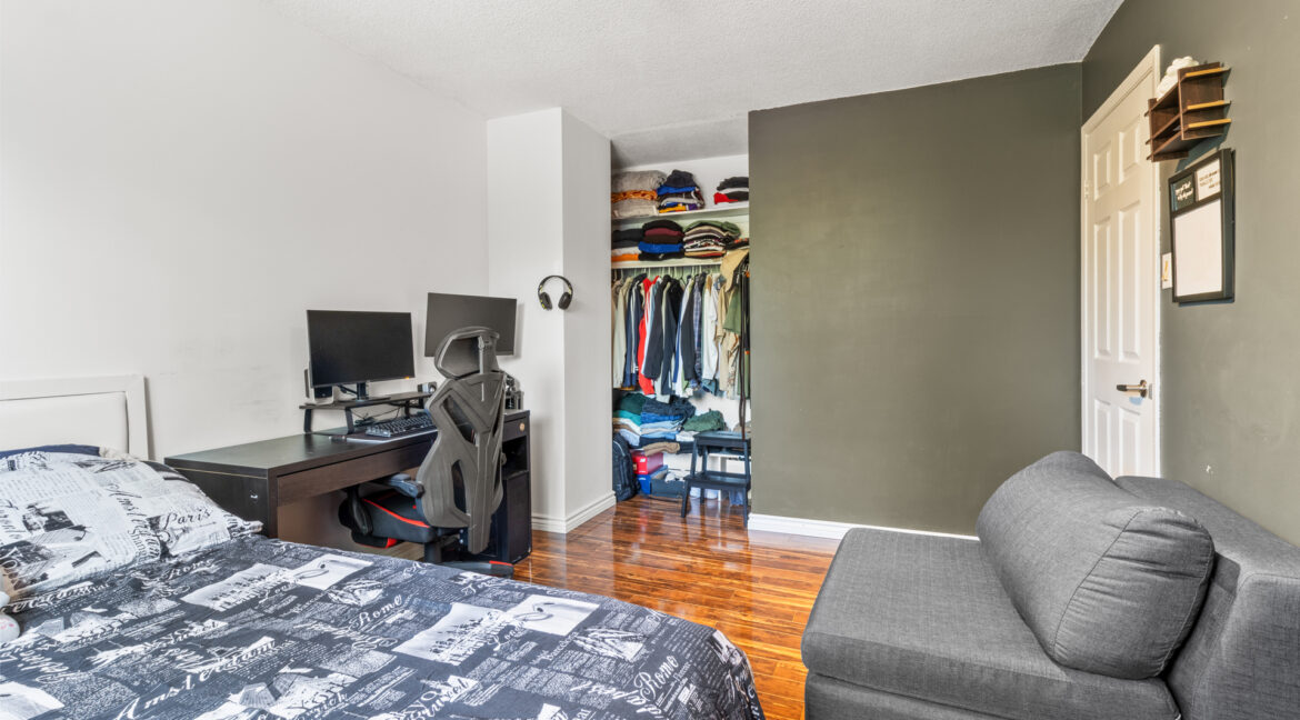 26_Ecclestone_Drive_034