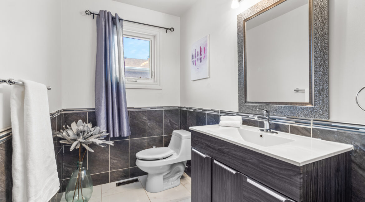 26_Ecclestone_Drive_035