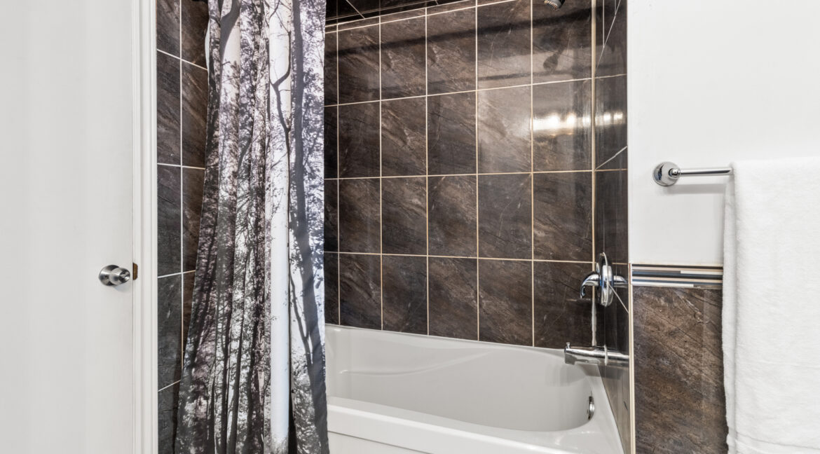 26_Ecclestone_Drive_037