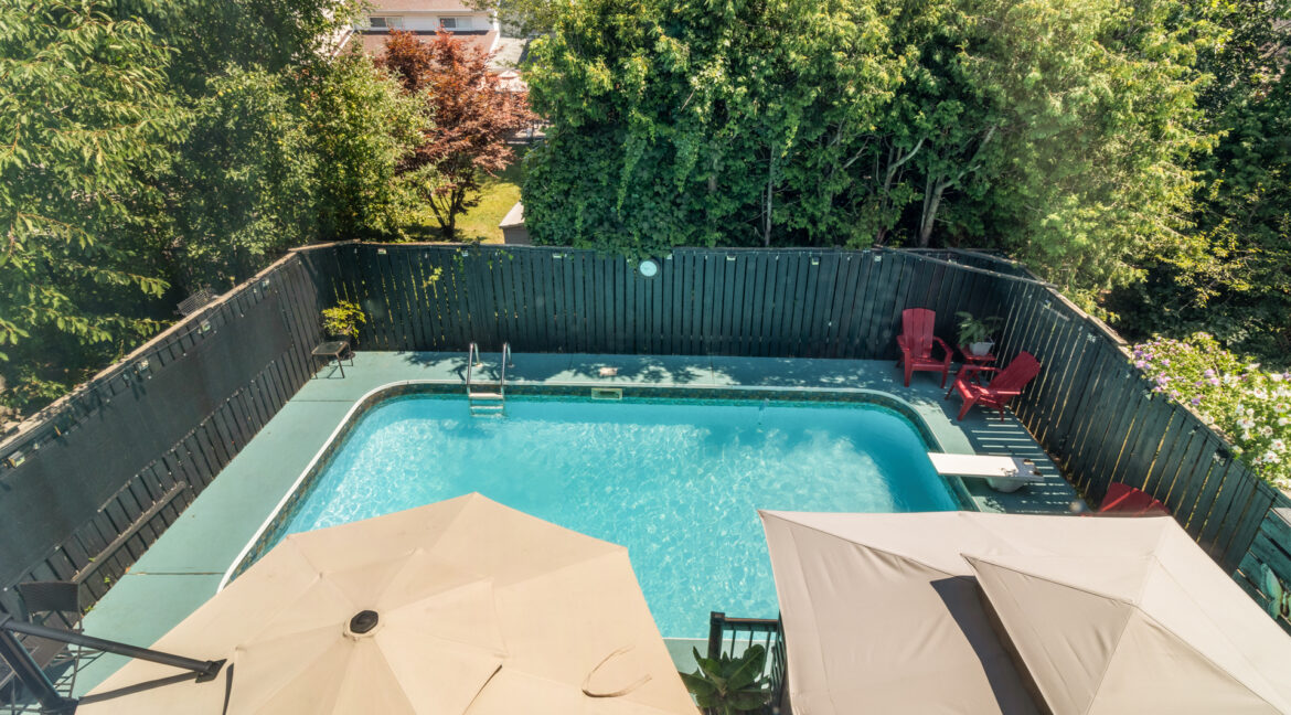 26_Ecclestone_Drive_041