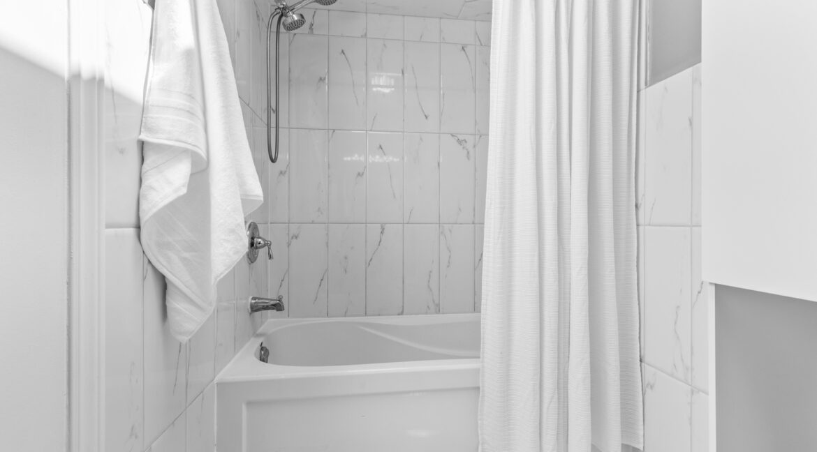 26_Ecclestone_Drive_045