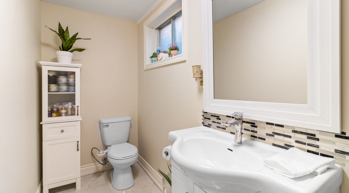 26_Ecclestone_Drive_053