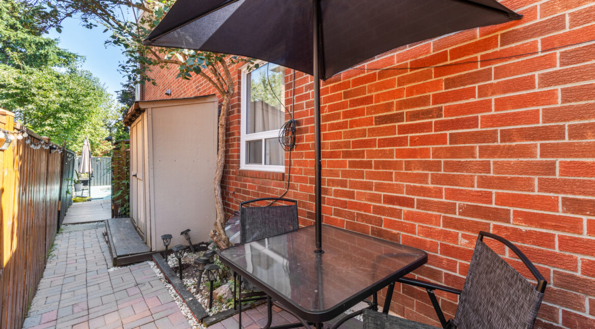 26_Ecclestone_Drive_066