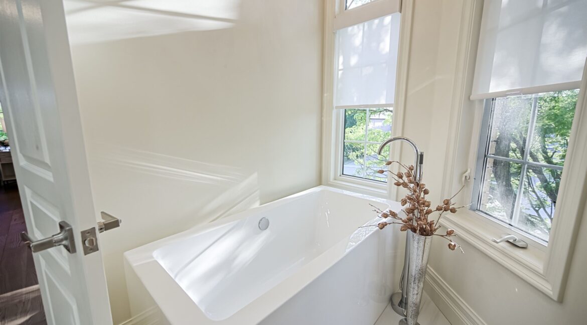28-Bedroom2_Ensuite-2