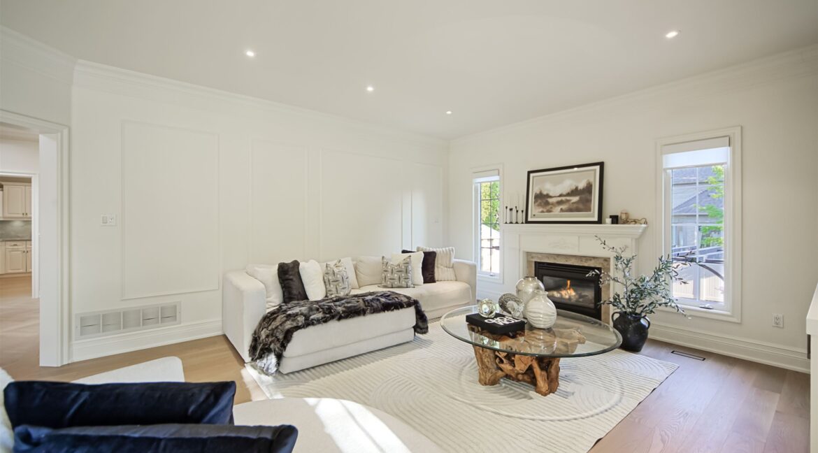 7-LivingRoom-3
