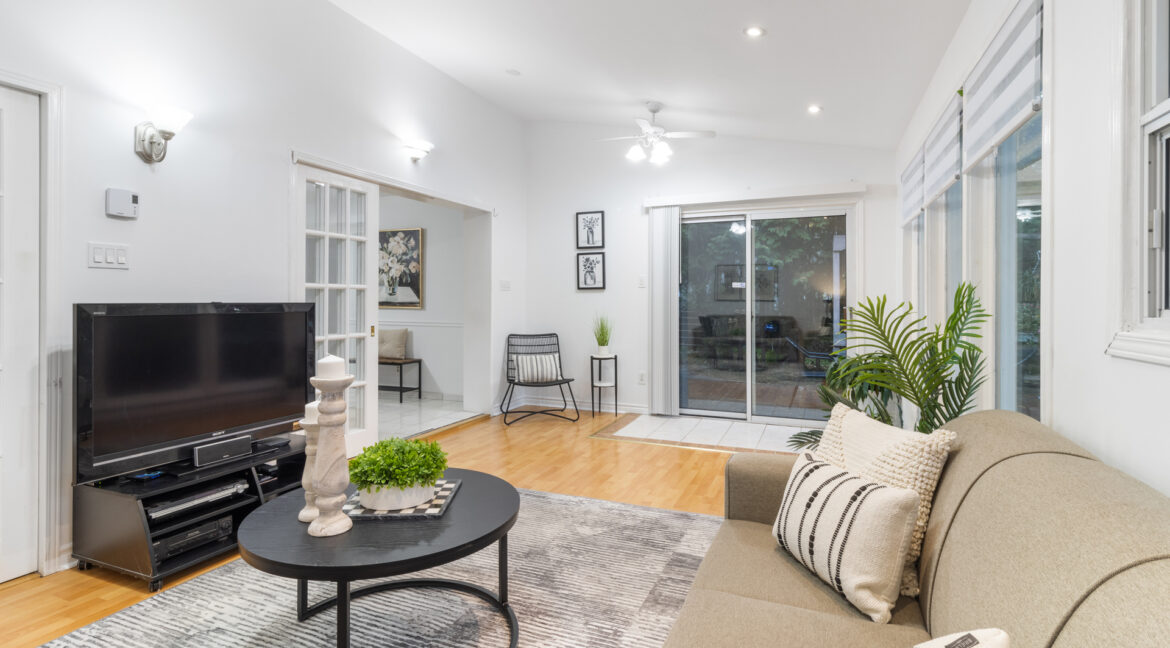 203_Martin_Grove_Road_037