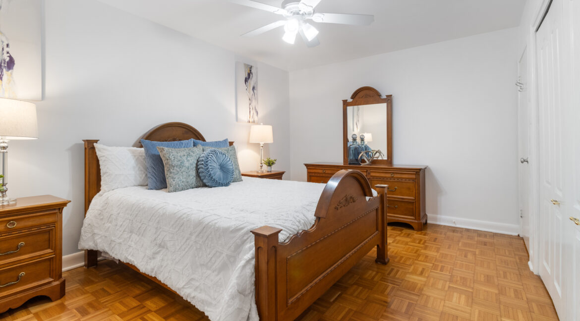 203_Martin_Grove_Road_044