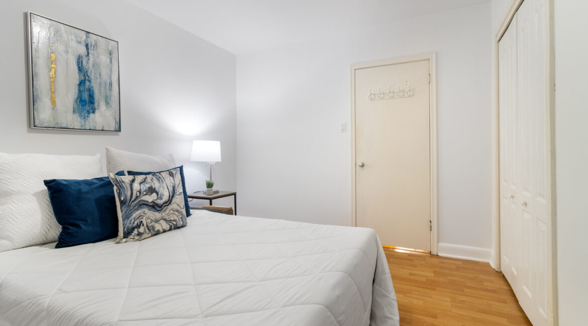 203_Martin_Grove_Road_047