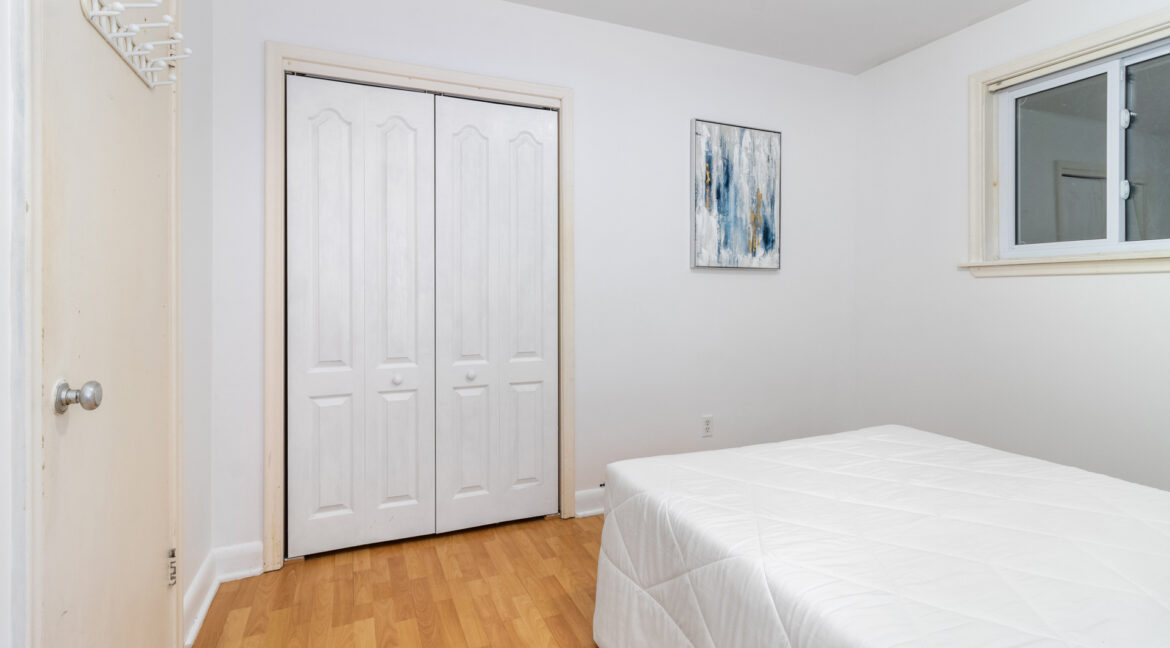 203_Martin_Grove_Road_048