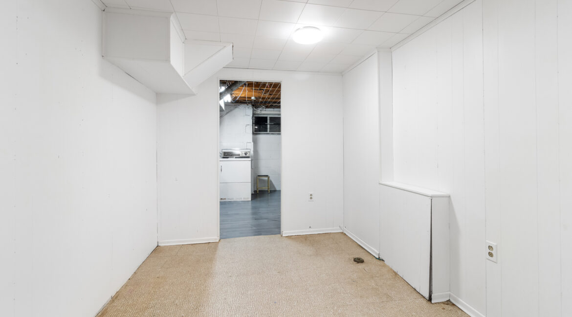 203_Martin_Grove_Road_055