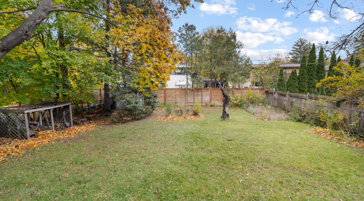 203_Martin_Grove_Road_061