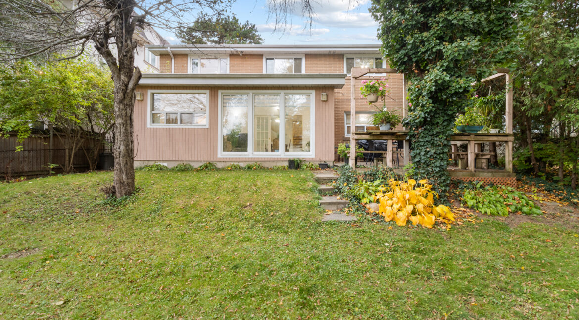 203_Martin_Grove_Road_062