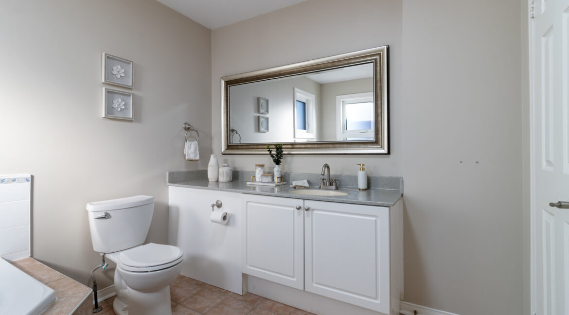 81_Purcell_Crescent_048