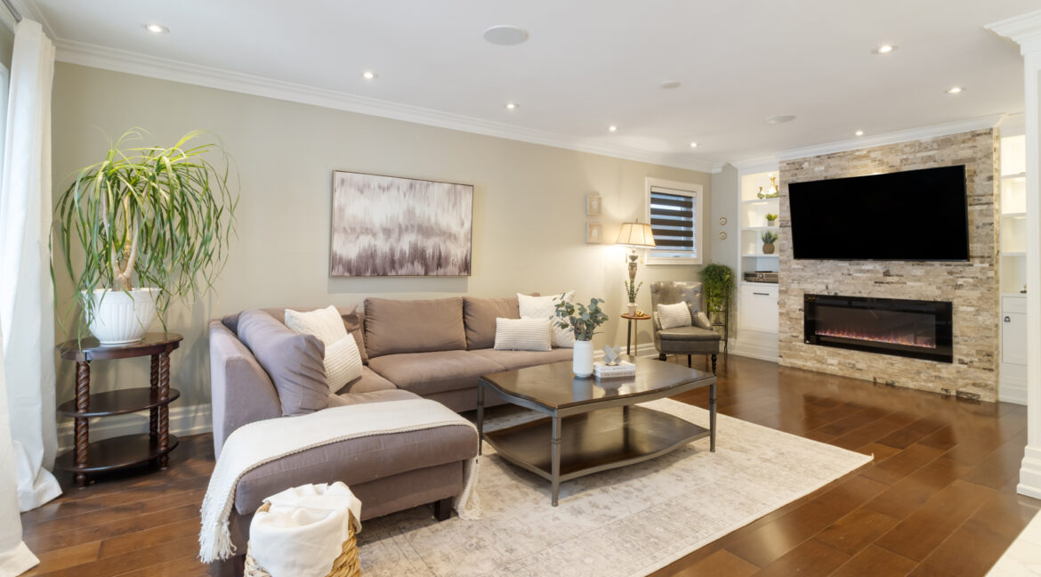 48_Vaughan_Mills_Road_019