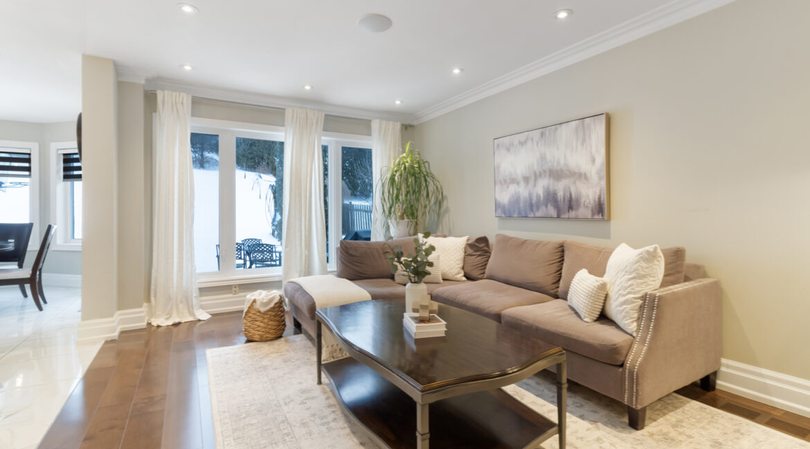 48_Vaughan_Mills_Road_023