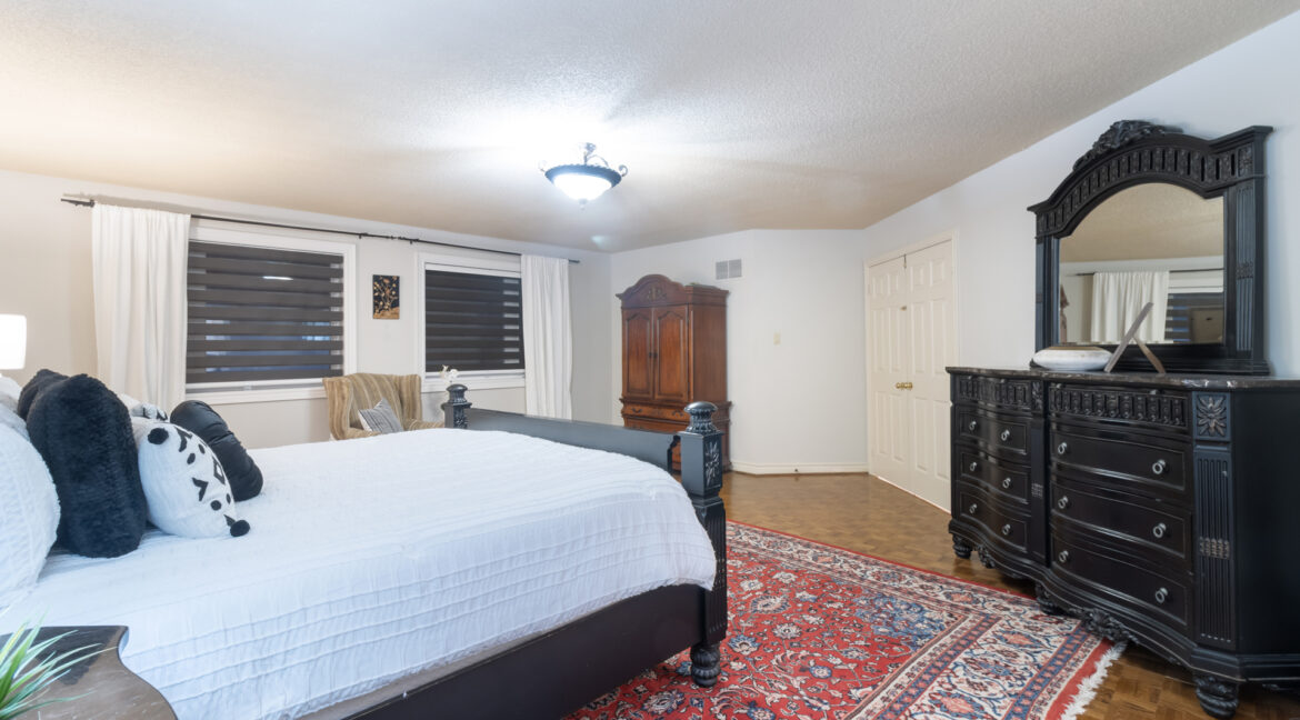 48_Vaughan_Mills_Road_045