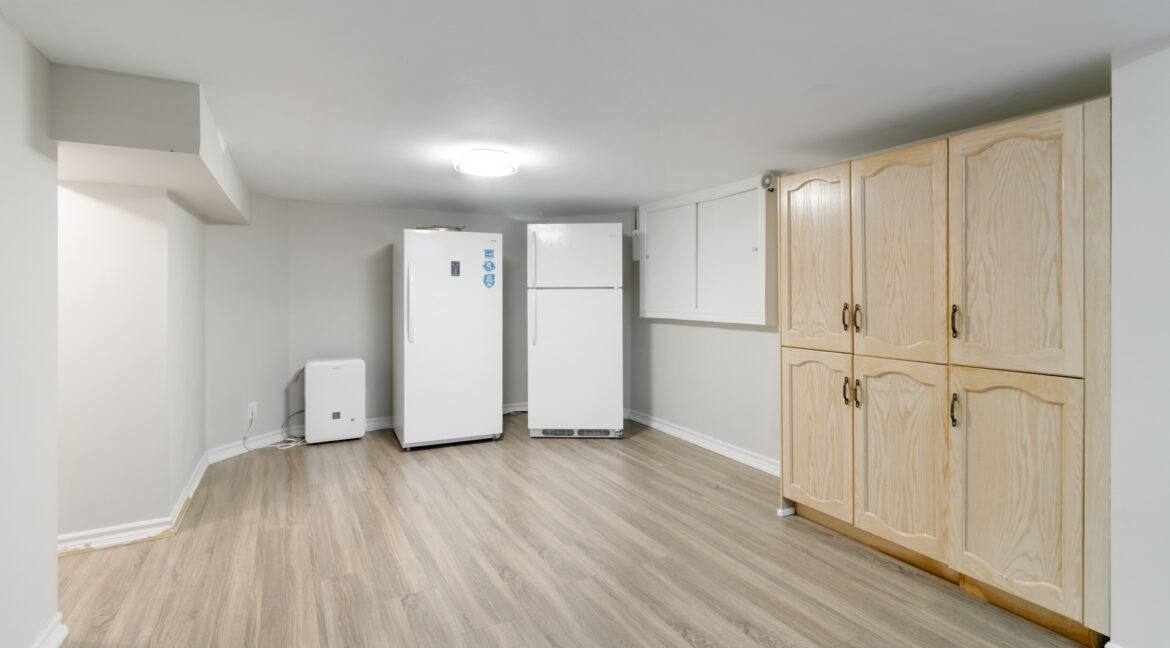 48_Vaughan_Mills_Road_063