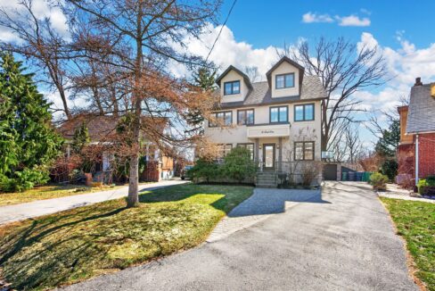 4 Bedroom Detached Home For Sale 19 Park Lane Toronto. Presented by Dawna Borg, Broker or Nikki Borg, Sales Representative at RE/MAX Premier Inc., Brokerage  (416) 987-8000