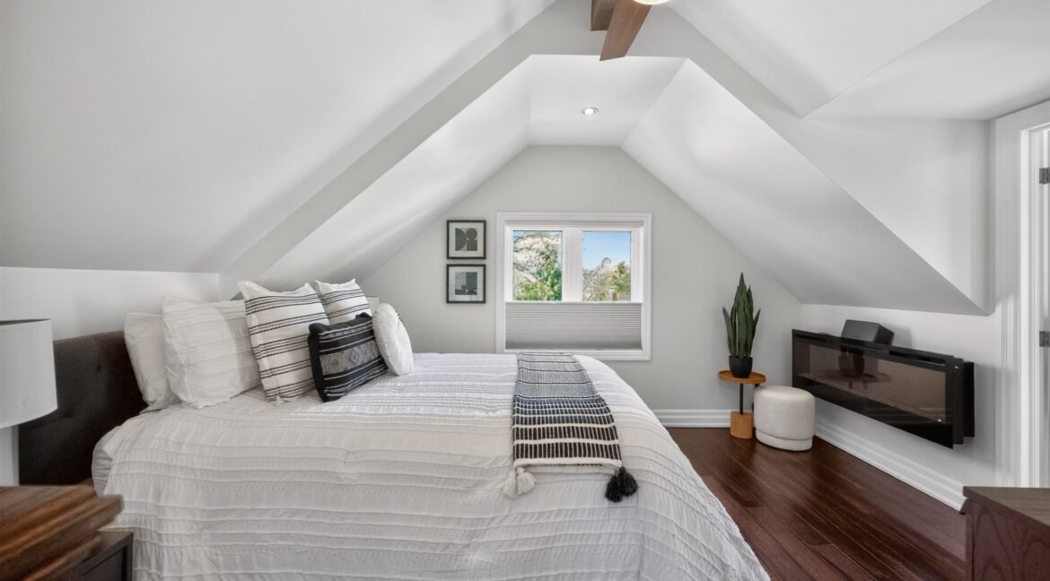 27-FourthBedroom (2)