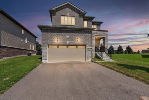 4 Bedroom Home for Sale at 23 Autumn Drive Wasaga Beach. Presented by Dawna Borg, Broker at REMAX Premier Inc., Brokerage (416)987-8000