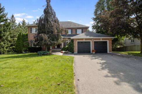 4+2 BDRM Detached Home for Sale at 19 Stockdale Crescent Richmond Hill Presented by Dawna Borg, Broker and Nikki Borg, Sales Representative at REMAX Premier Inc., Brokerage (416) 987-8000 