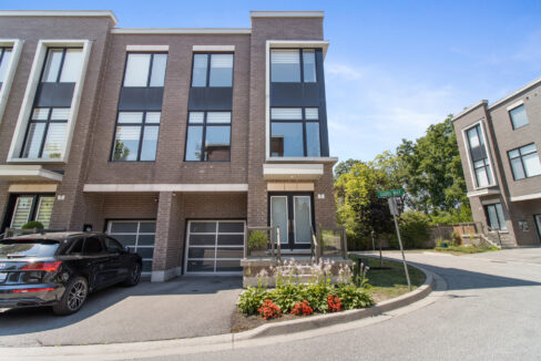 2 Bedroom Townhome for Sale at 2 Gaddi Way in Vaughan. Presented by Dawna Borg, Broker and Nikki Borg, Sales Representative at REMAX Premier Inc., Brokerage (416) 987-8000