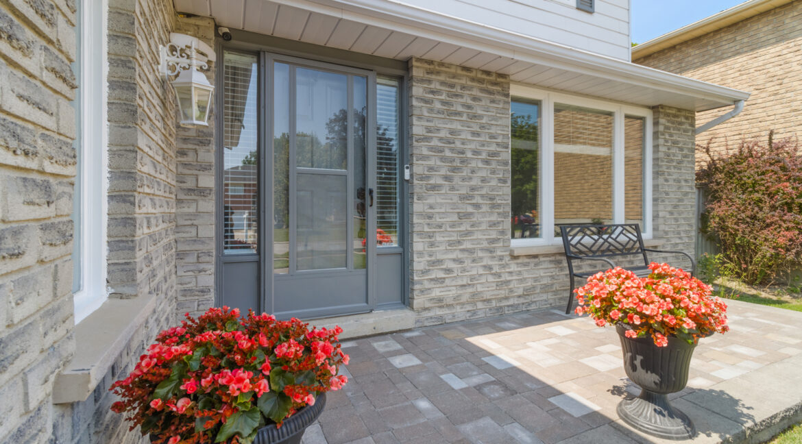 426_Maplegrove_Avenue_010