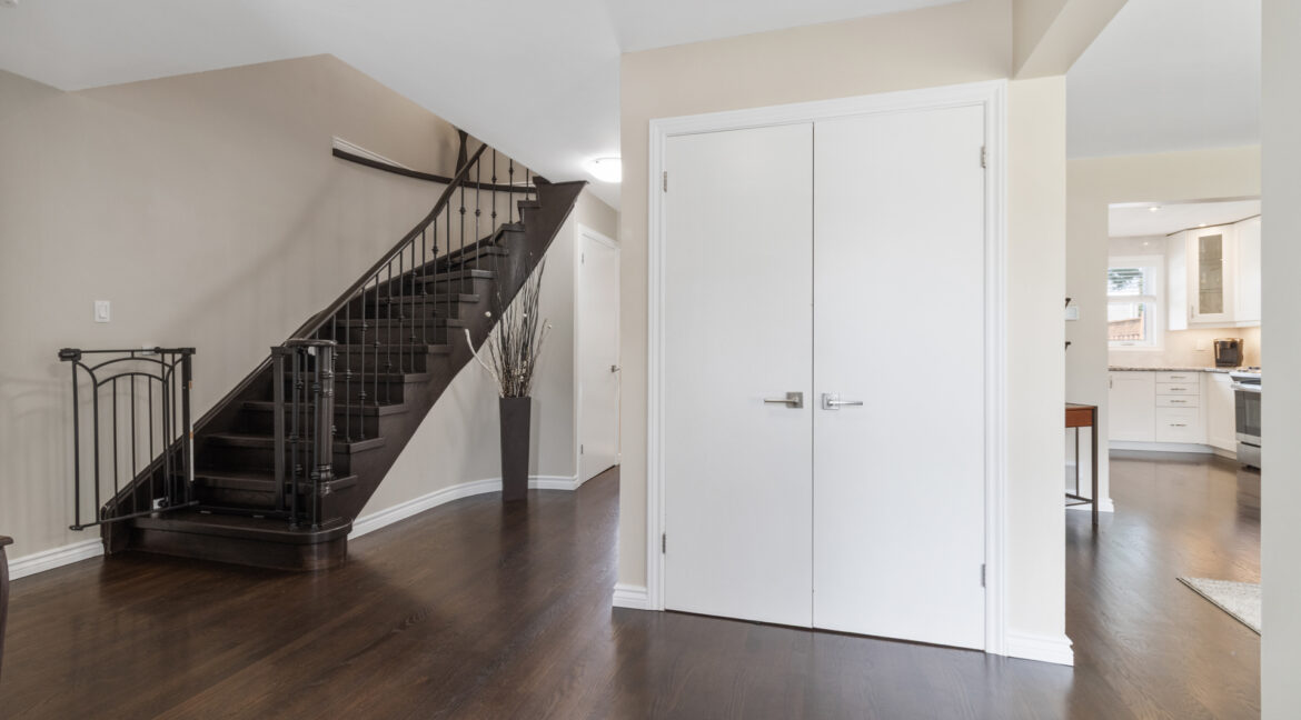 426_Maplegrove_Avenue_014