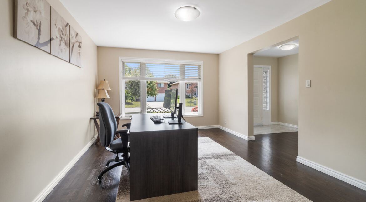 426_Maplegrove_Avenue_018