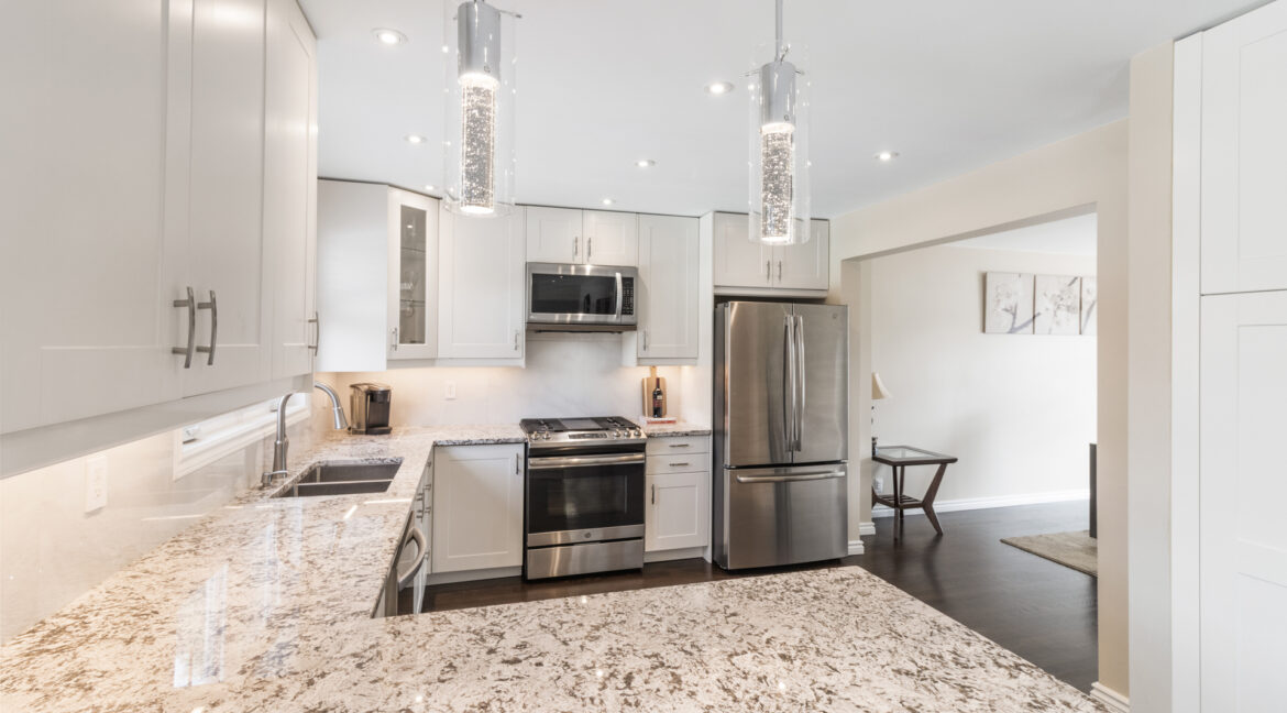 426_Maplegrove_Avenue_024