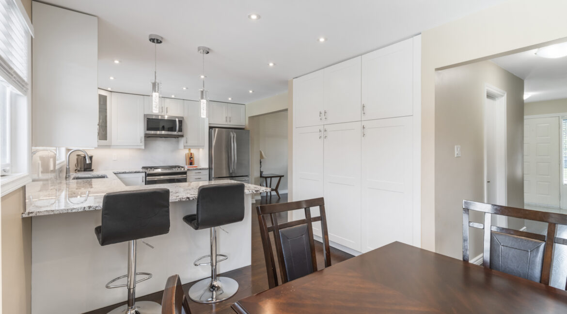 426_Maplegrove_Avenue_025