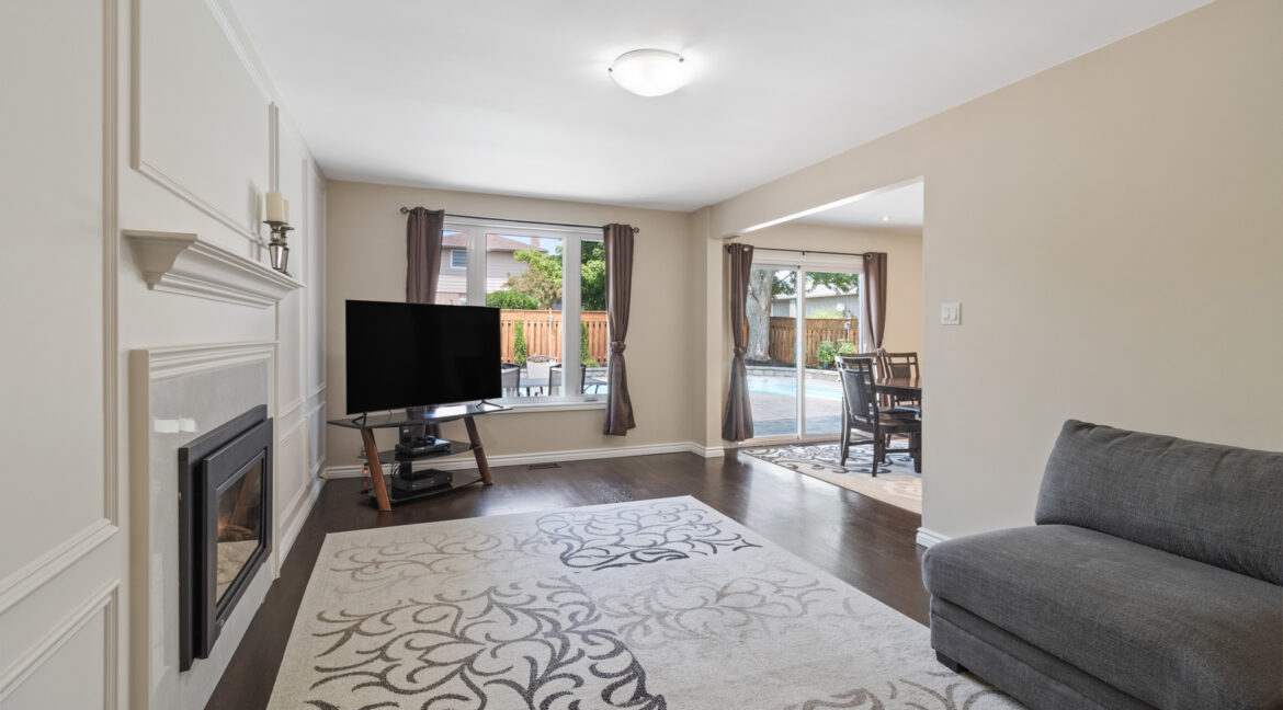 426_Maplegrove_Avenue_031
